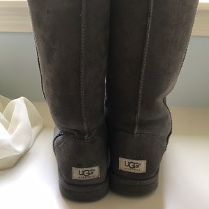 lightly used UGG boots!!!
